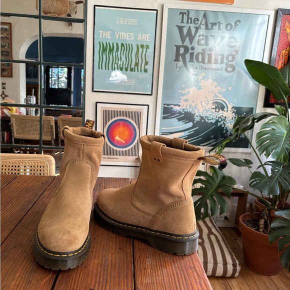 Tan Leather Boots with Yellow Stitching - Picture 7 of 9